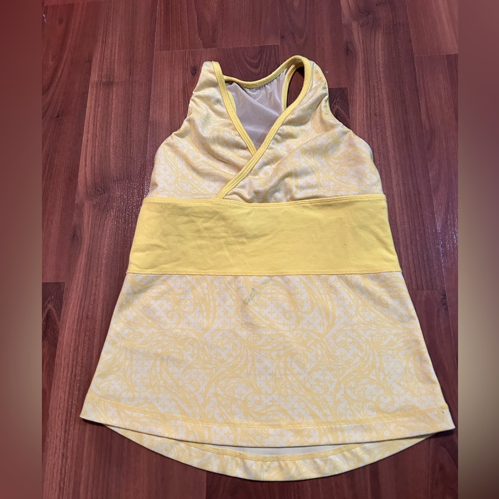 Lululemon size 6